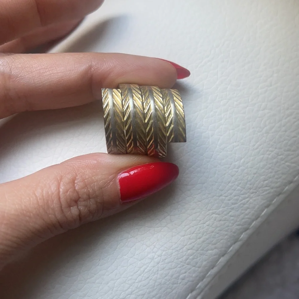 Vintage gold ring